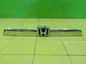 Rear light center trim bar blend