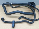 Tuyau de liquide de refroidissement moteur