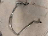 Tuyau de liquide de refroidissement moteur