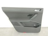 Moldura del tarjetero de la puerta trasera