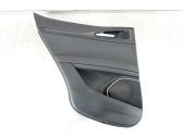 Moldura del tarjetero de la puerta trasera