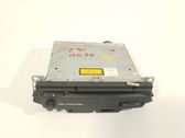 Радио/ проигрыватель CD/DVD / навигация