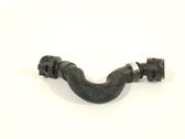 Tuyau de liquide de refroidissement moteur