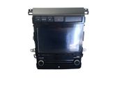 Radio / CD-Player / DVD-Player / Navigation
