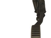 Accelerator throttle pedal
