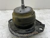 Engine mount bracket
