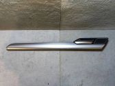 Baguette moulure de porte arrière