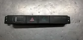 Botón interruptor de luz de peligro