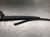 Rear wiper blade arm