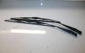 Windshield/front glass wiper blade