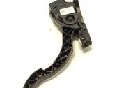 Accelerator throttle pedal