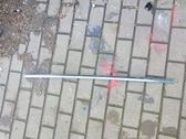 Moldura embellecedora de la barra del amortiguador trasero