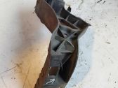 Rear bumper mounting bracket