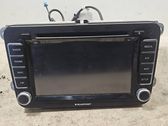 Radio / CD-Player / DVD-Player / Navigation