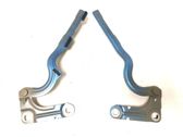 Engine bonnet/hood hinges
