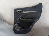 Moldura del tarjetero de la puerta trasera