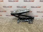 Engine bonnet/hood hinges