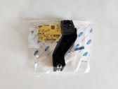 Rear bumper mounting bracket