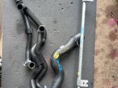 Tuyau de liquide de refroidissement moteur