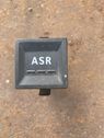 Przycisk kontroli trakcji ASR