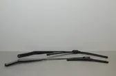 Windshield/front glass wiper blade