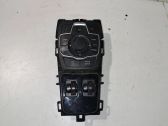 Head unit multimedia control