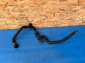 Tuyau de liquide de refroidissement moteur