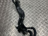 Tuyau de liquide de refroidissement moteur