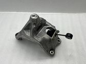 Engine mounting bracket