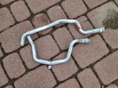 Tuyau de liquide de refroidissement moteur