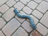Tuyau de liquide de refroidissement moteur