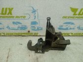 Engine mounting bracket