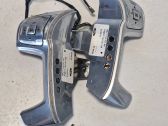 Steering wheel buttons/switches