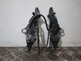 Engine bonnet/hood hinges