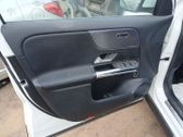 Revestimiento de puerta delantera