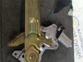 Rear window lifting mechanism without motor
