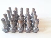 Mutterit/pultit