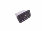Tailgate/boot open switch button