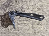 Engine bonnet/hood hinges
