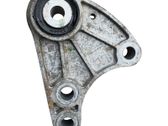 Gearbox mounting bracket