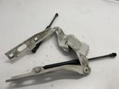 Engine bonnet/hood hinges