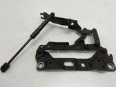 Engine bonnet/hood hinges