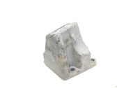 Engine mounting bracket
