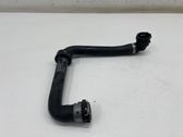 Tuyau de liquide de refroidissement moteur