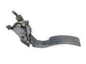 Accelerator throttle pedal