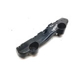 Front bumper mounting bracket