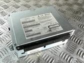 Радио/ проигрыватель CD/DVD / навигация