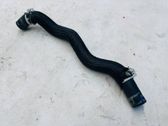Tuyau de liquide de refroidissement moteur