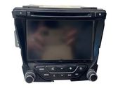 Panel / Radioodtwarzacz CD/DVD/GPS