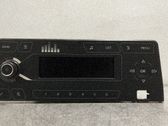 Moldura de la unidad delantera de radio/GPS